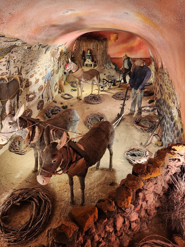Family Santorini Tour: Santorini Highlights and Winery Museum