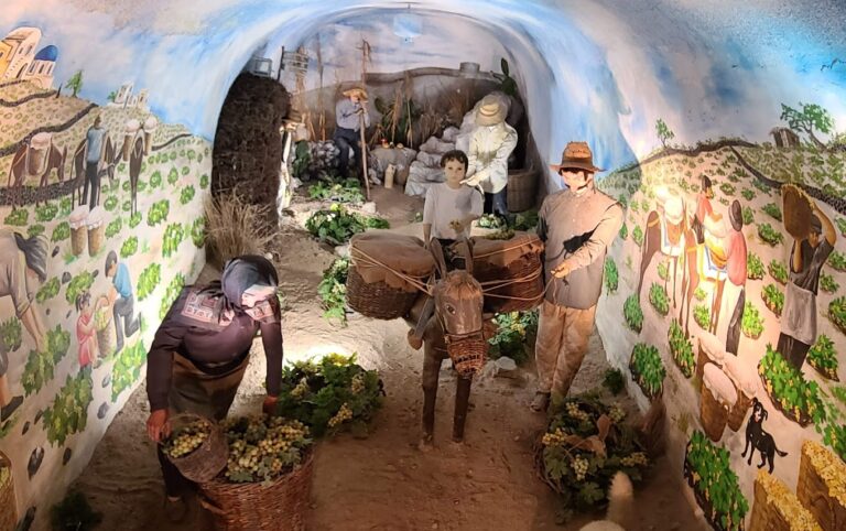 Family Santorini Tour: Santorini Highlights and Winery Museum